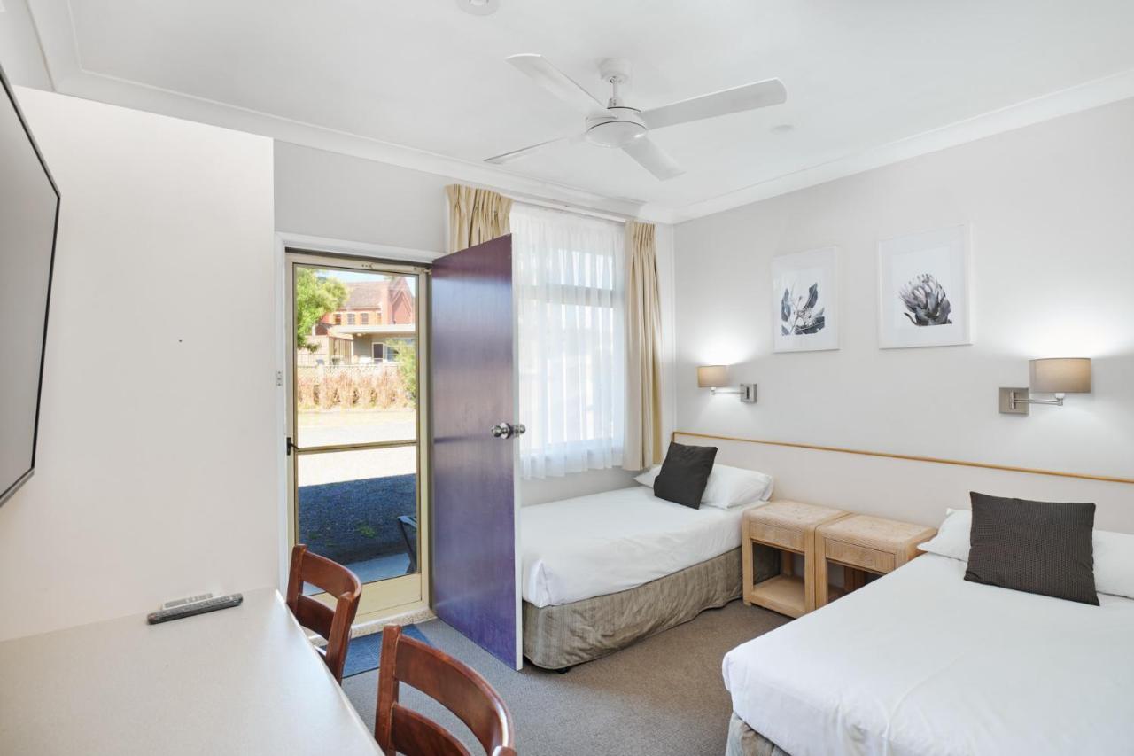 Wingham Motel Luaran gambar