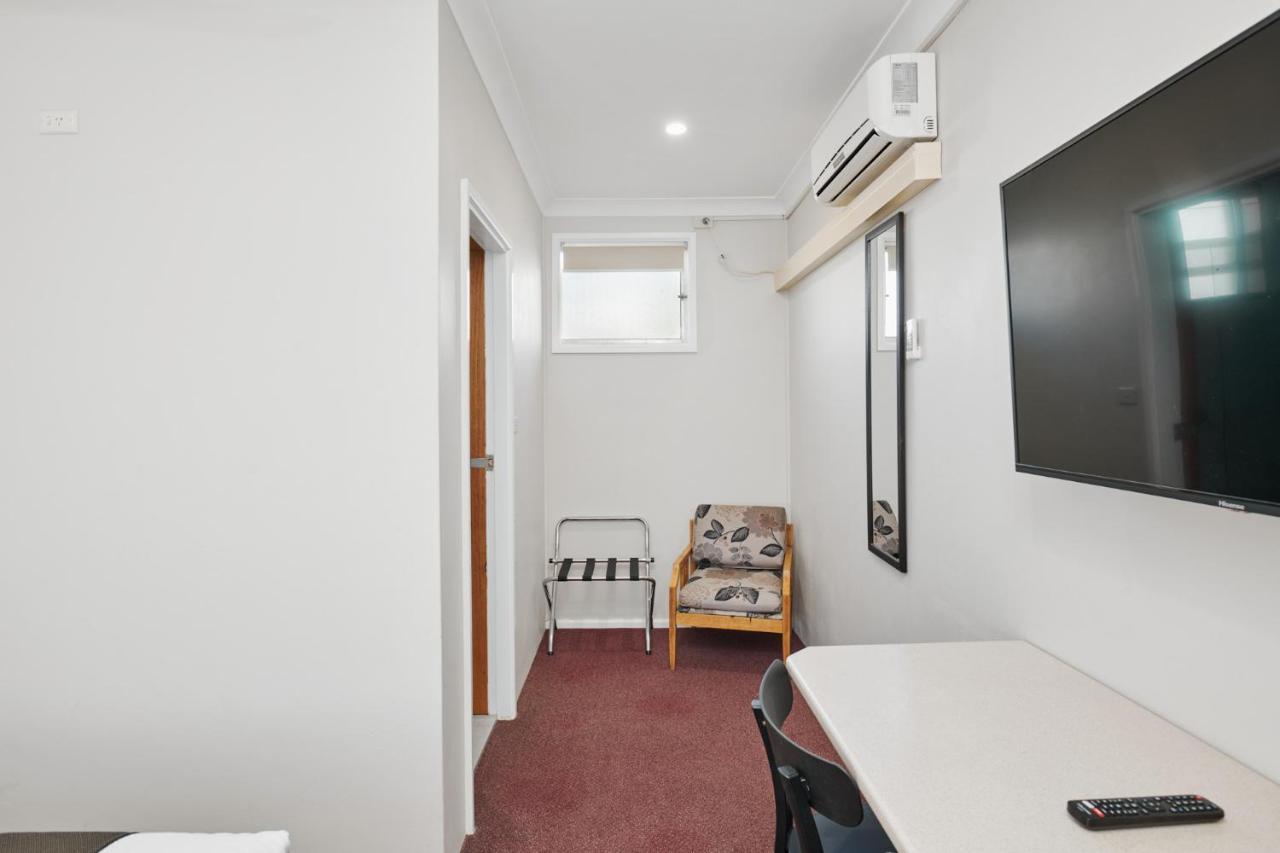 Wingham Motel Luaran gambar