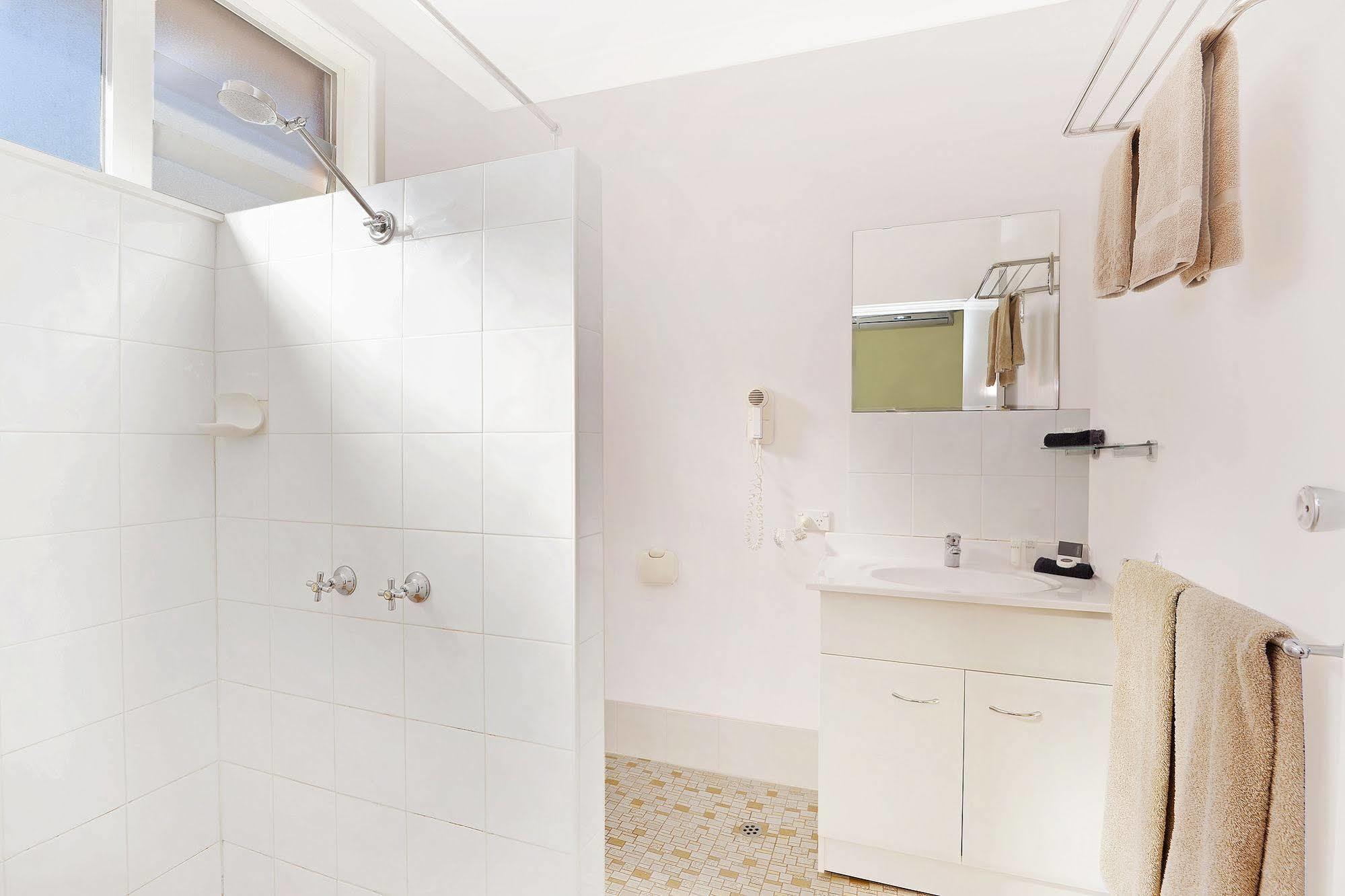 Wingham Motel Luaran gambar