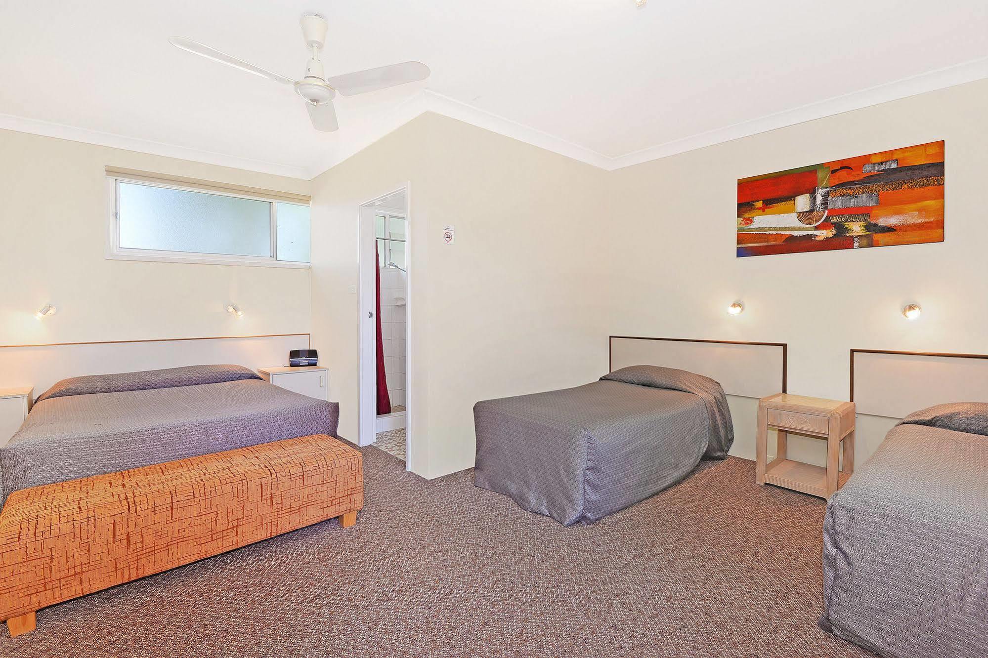 Wingham Motel Luaran gambar